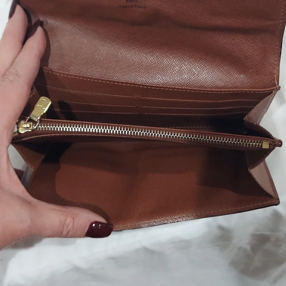 Authentic Louis Vuitton Long Monogram Sara Wallet